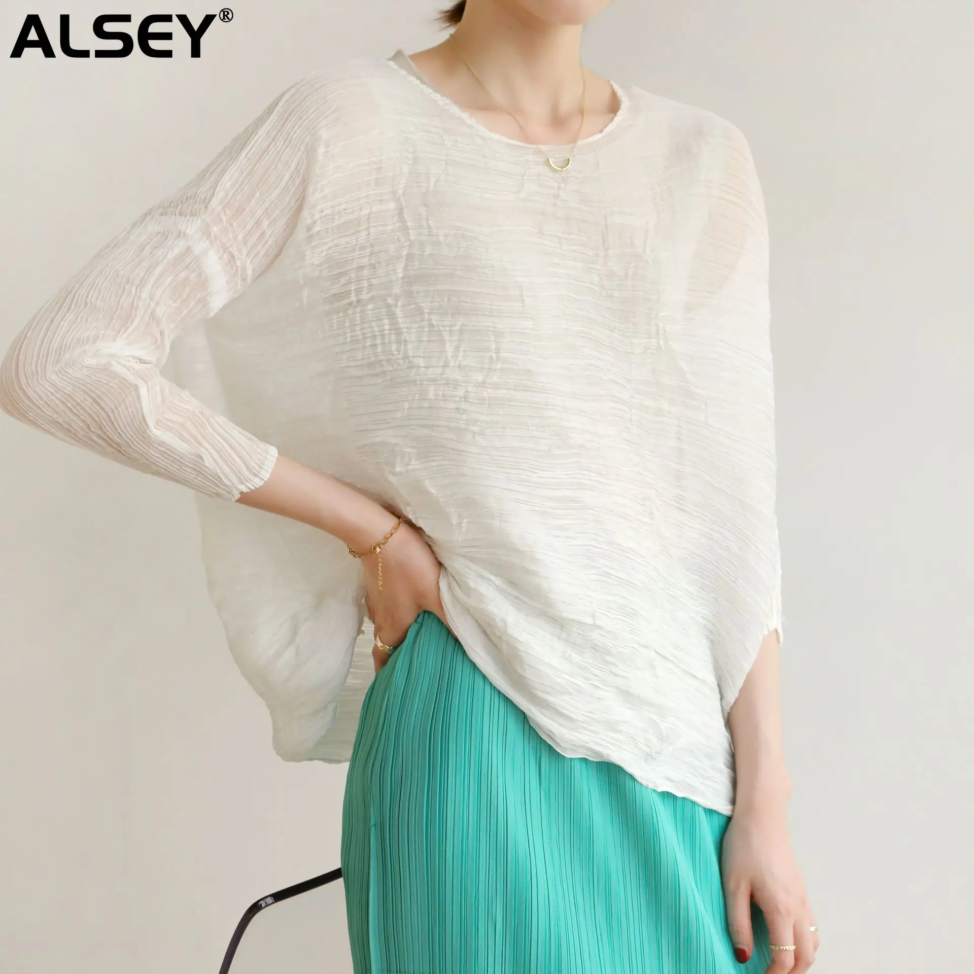 

ALSEY Miyake Pleated Round Neck Long Sleeve T-Shirt Summer New Simple Plus Size Loose Lightweight Sunscreen Top Women