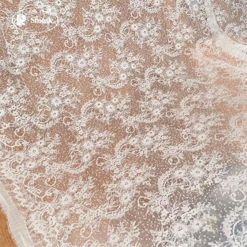 3 Yards. Perlen, Glitzer-Pailletten, Wimpern-Spitzenstoff. Hochwertige Maßanfertigung für Braut- und Hochzeitskleider. Luxuriöse französische Spitze für Abendkleider. – Detail 5