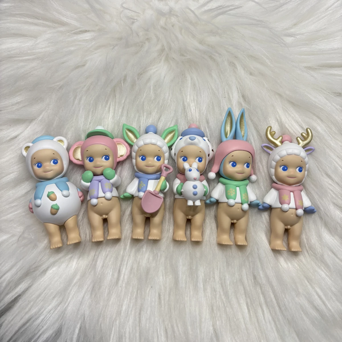 

Sonny Angel Mini Figure Winter Wonderland Series No box No bag