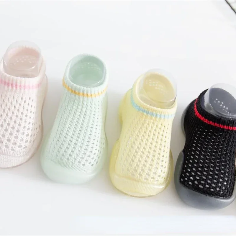 

Детская прогулочная обувь 2025 года, детские противоскользящие напольные туфли, домашние сандалии на мягкой подошве, дети могут наступайте с одной ногой