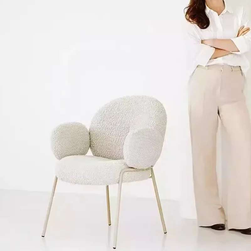 كراسي تناول الطعام بتصميم عصري عرش الزفاف كراسي تناول الطعام الفاخرة للحفلات الاسكندنافية أثاث منزلي مريح وبسيط