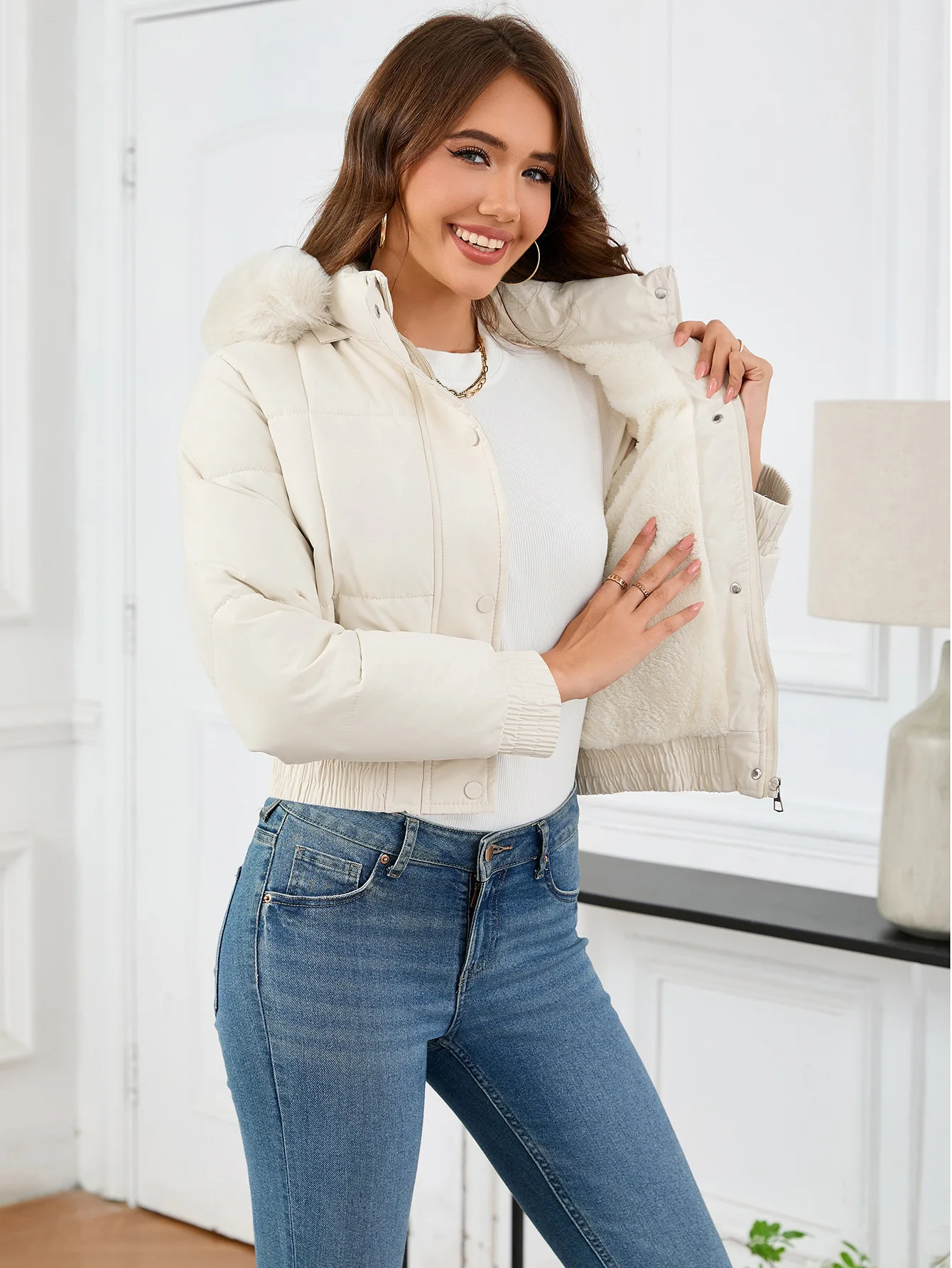 New Winter Warm Hooded Down Cotton Jacket Women Thickened Fleece Lining Big Fur Collar Long Sleeve Short Parkas Jacket Coat
