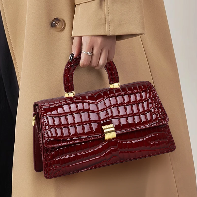 

Маленькая квадратная женская сумка из натуральной яловой кожи с узором крокодила, подходит для плеч, через плечо и переноски рук, повседневного использования.