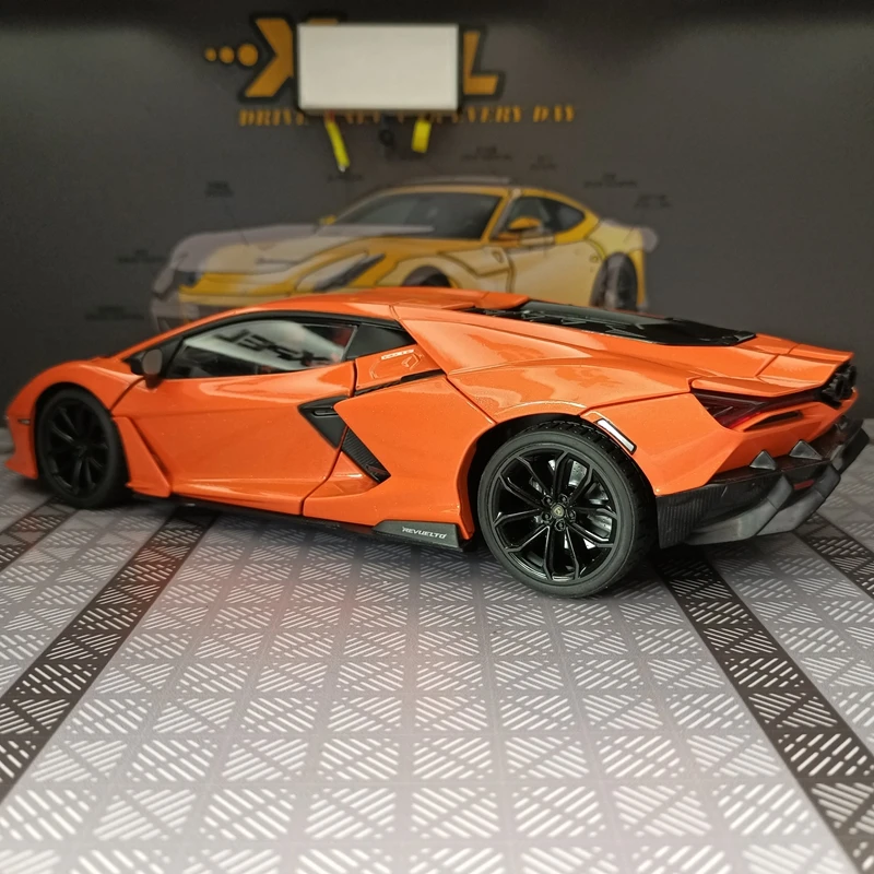 Modelo de coche de aleación Lamborghini Revuelto 1:18, puertas y capó del motor se pueden abrir, con funciones de sonido e iluminación.