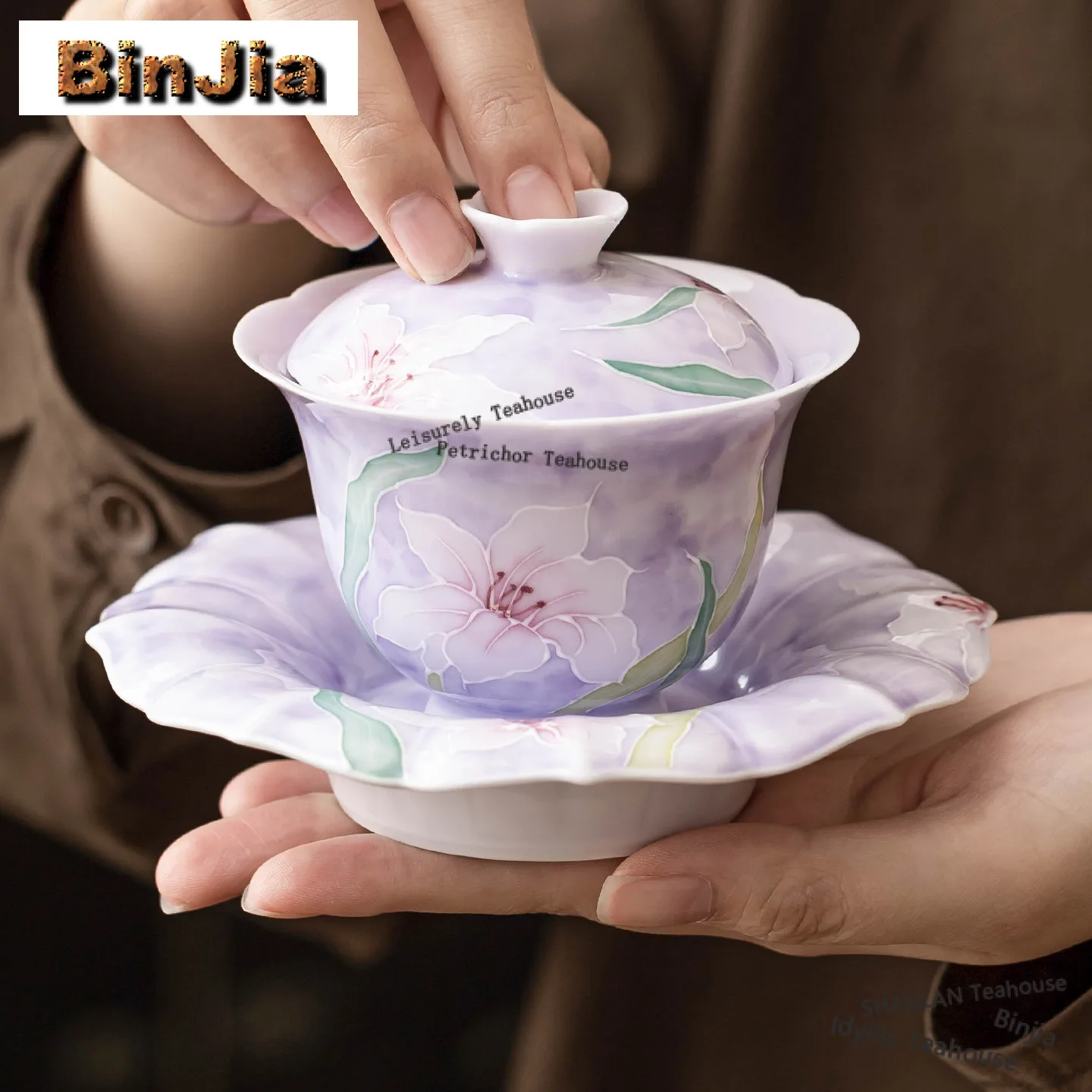 

125ml Hand-painted Lily Gaiwan Elegant Tea Tureen Tea Bowl With Lid Kit Tea Maker Cover Bowl Tea Ceremony Accessories Gift