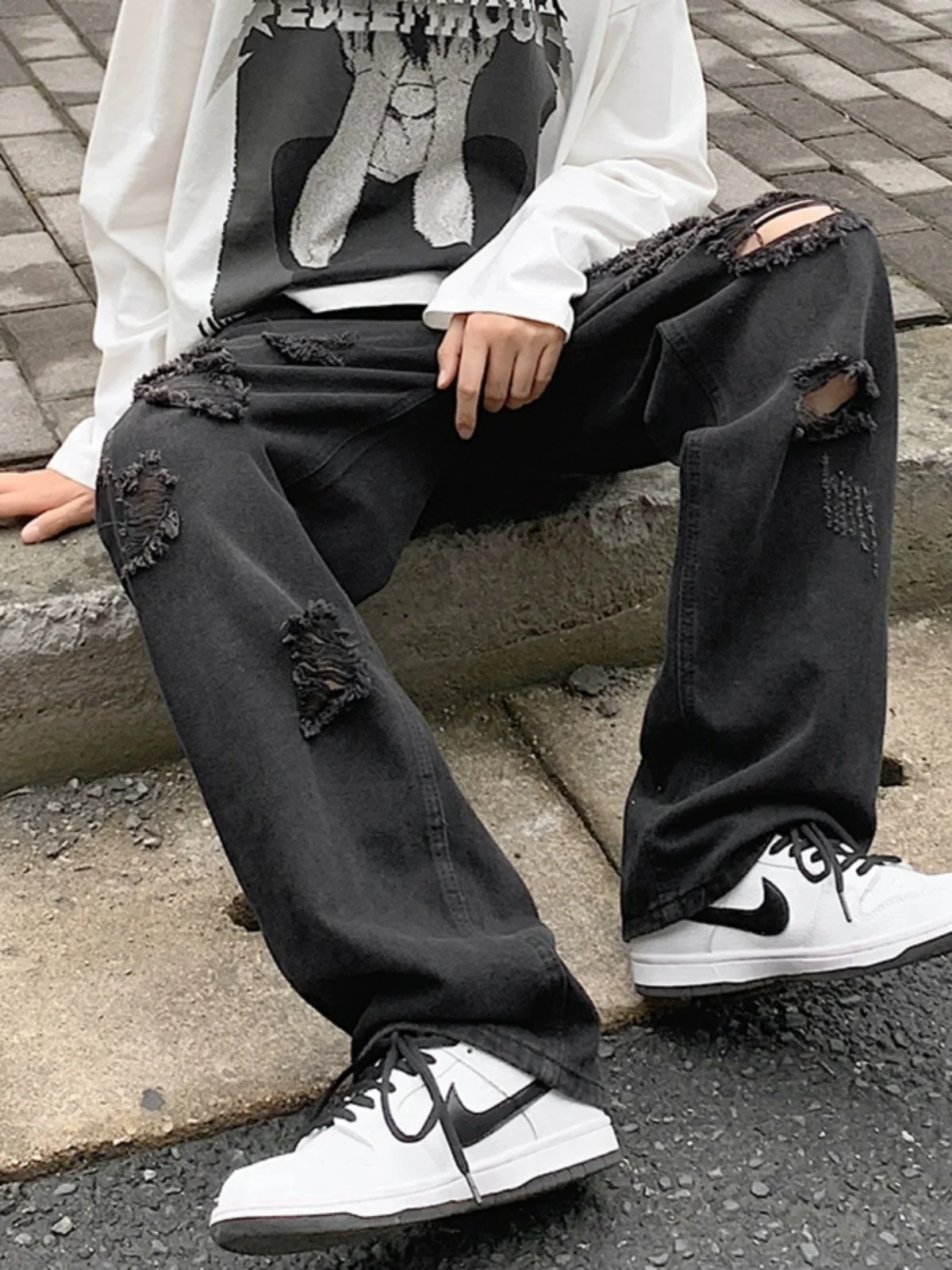

Retro Japanese Style Men's Casual Loose Hip Hop Trendy Denim Jeans with Hole Street Style Dad Pants Straight Leg Jeans
