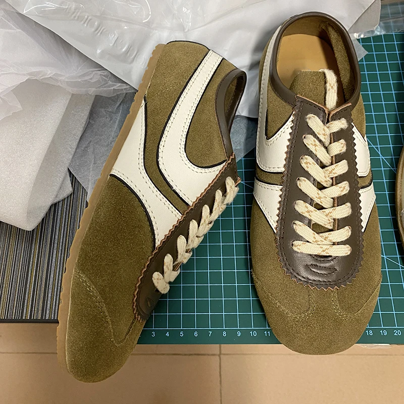 2026 New Unisex Vintage Suede Sneakers Olive Green White Color Block Lace‑Up Flat Shoes Men Women Retro Daily Walking Trainers