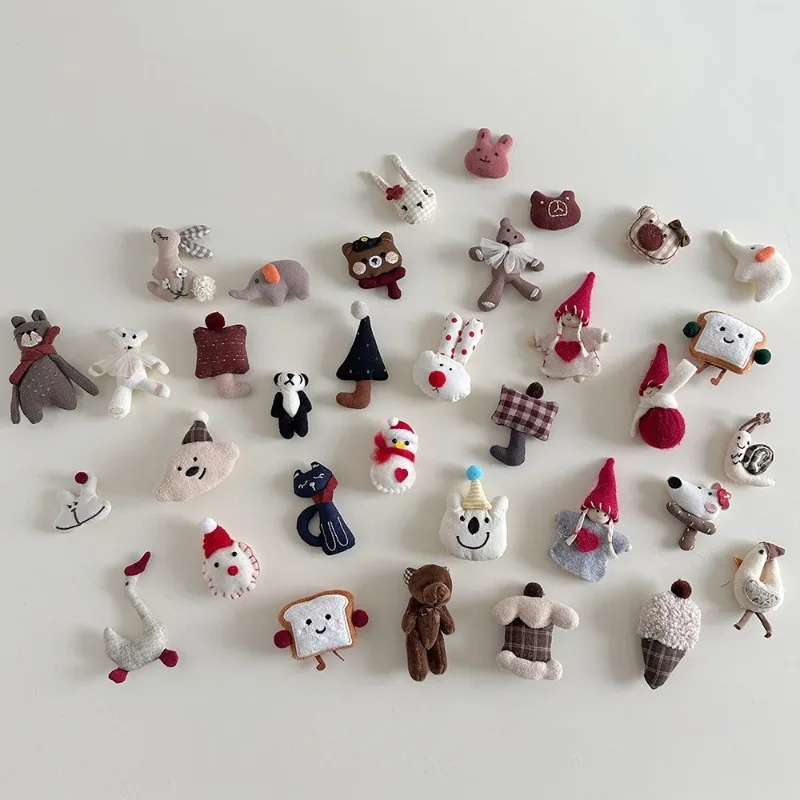 

Korean Cute Cartoon Cotton Plush Bear Brooch Handmade Fabric Pendant Brooch Accessories Mini Handmade Clothing Accessories
