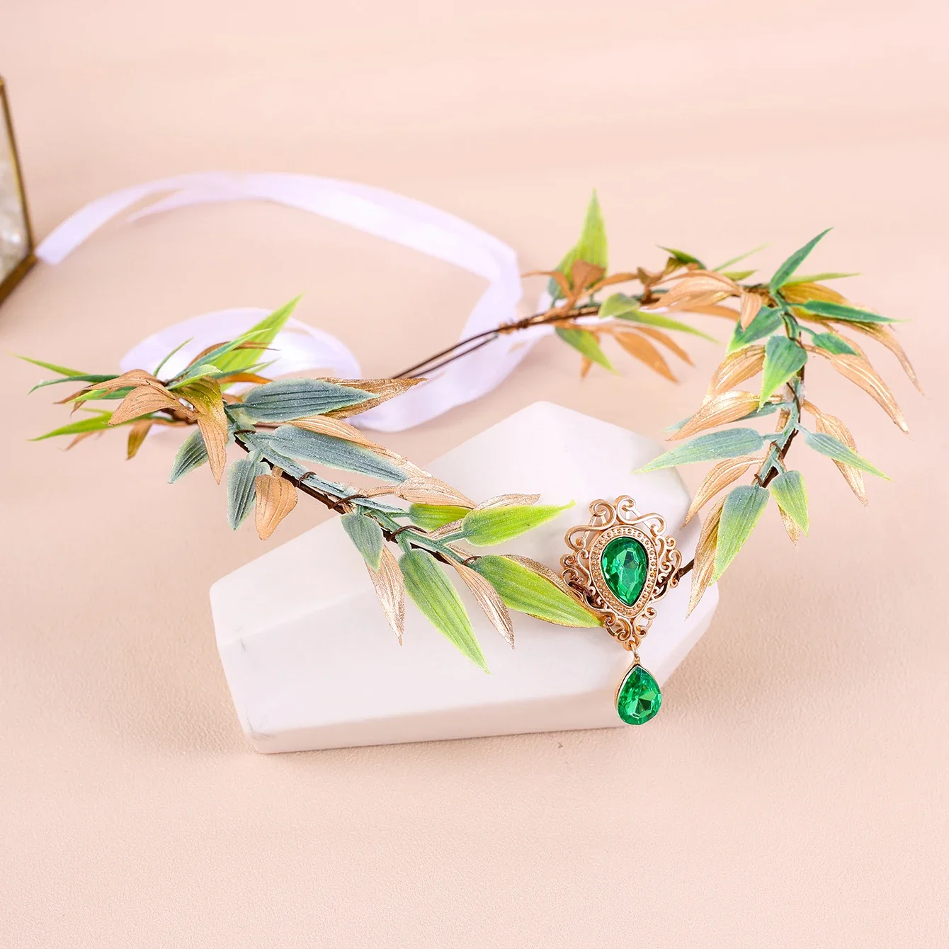 レトロな妖精の葉のラインストーンヘッドバンド、エルフの耳、編まれた森のガーランド、ティアラ、女の子用エルフのヘッドピース、ロールプレイングパーティーコスチューム用