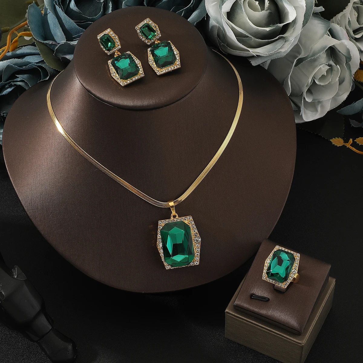 Classic Emerald Pendant Jewelry Sets For Women Zircon Ring Earrings Necklace Wedding Bridal Elegant Christmas Gift