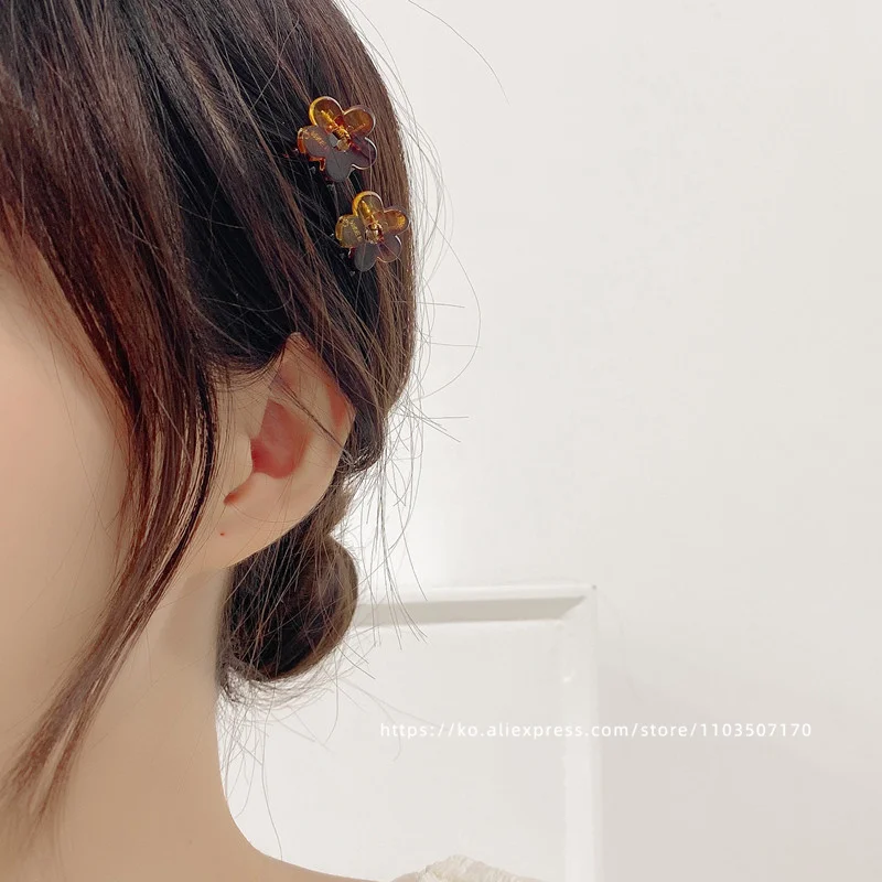 Heart water little thing~Korean small flower bud hair grab mini grab clip top clip broken hair clip black small bangs clip