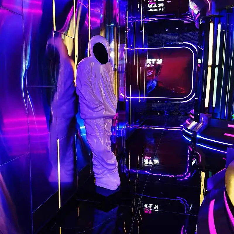 

Faceless sweater boy sculpture bar mall clock in beautiful Chen decoration floor ornament