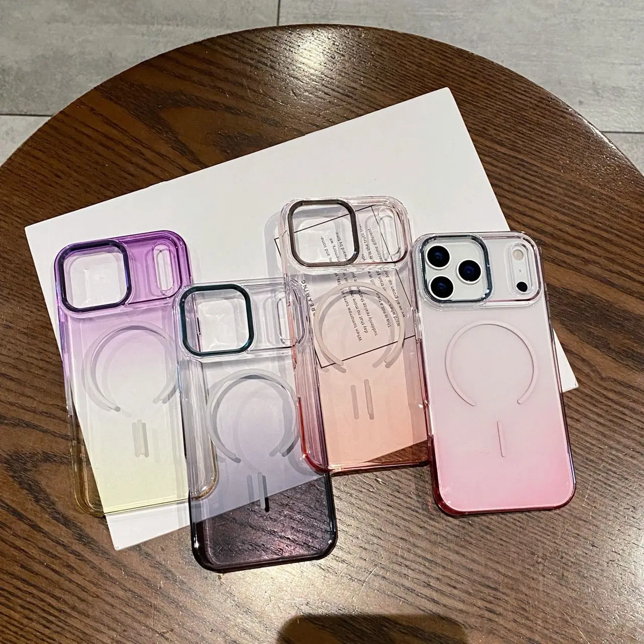 Magnetische Farbverlaufshülle für iPhone 17 Pro Max 14 13 15 Plus 16 Pro Magsafe-Linse, stoßfeste, luxuriöse, kabellose, transparente Kunststoffhülle