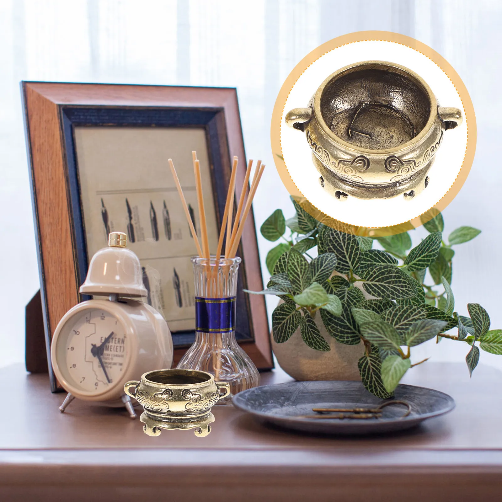 2Pcs Mini Brass Incense Burner Retro Sturdy Desktop Incense Burner for Home Office Vintage Decor Aromatherapy Holder