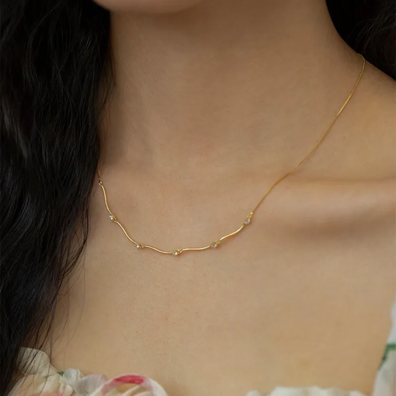 

CCFJOYAS 925 Sterling Silver Irregular Water Ripples Design Necklace for Women 18k Gold Plated Light Luxury Clavicle Chain