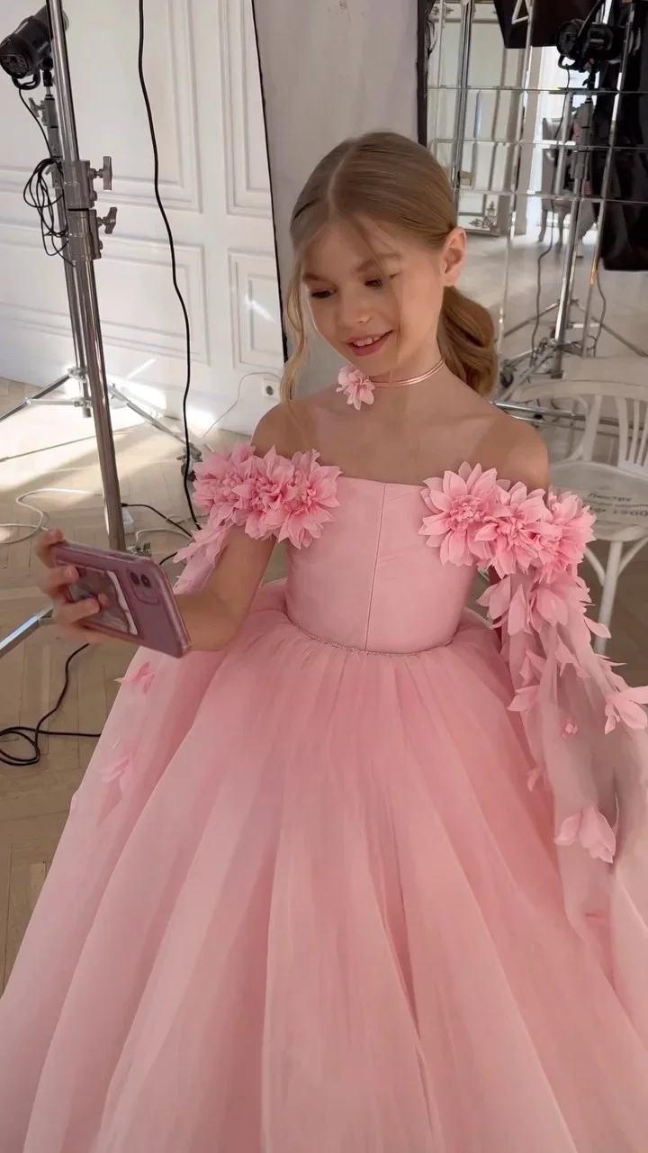 Dearin Off-The-Shoulder Bal Vloer Lengte Open Rug Rokken Gedrapeerd Tule Applique 3d Flower Girl Jurken