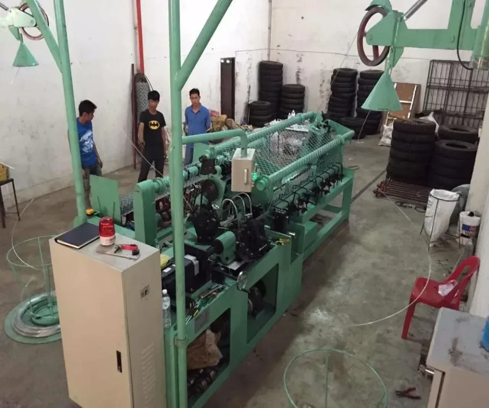 Factory Fully-automatic Chain Link Fence Making Machine Price/Wire Mesh Making Machine