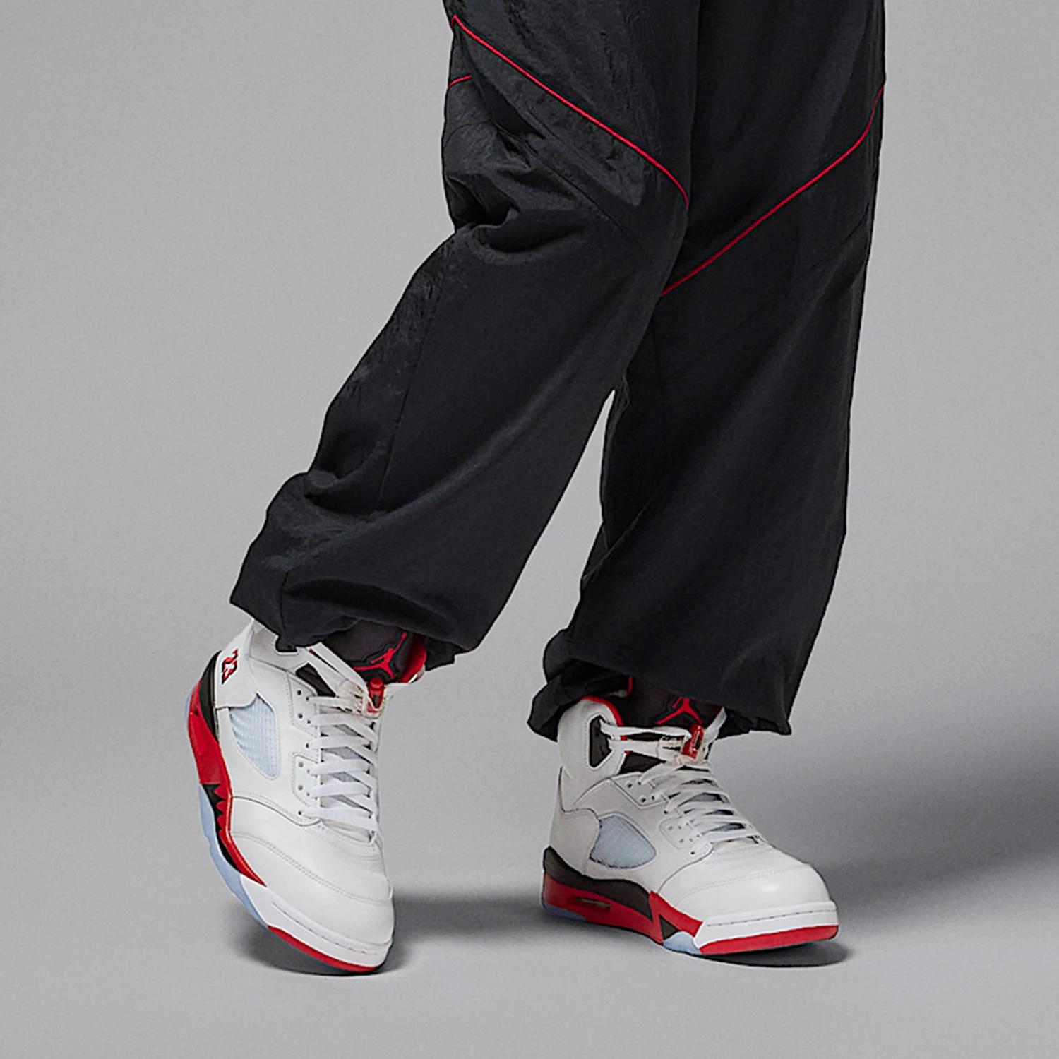 

Оригинальные мужские баскетбольные кроссовки Nike Air Jordan 5 Retro с амортизацией HQ7978-101