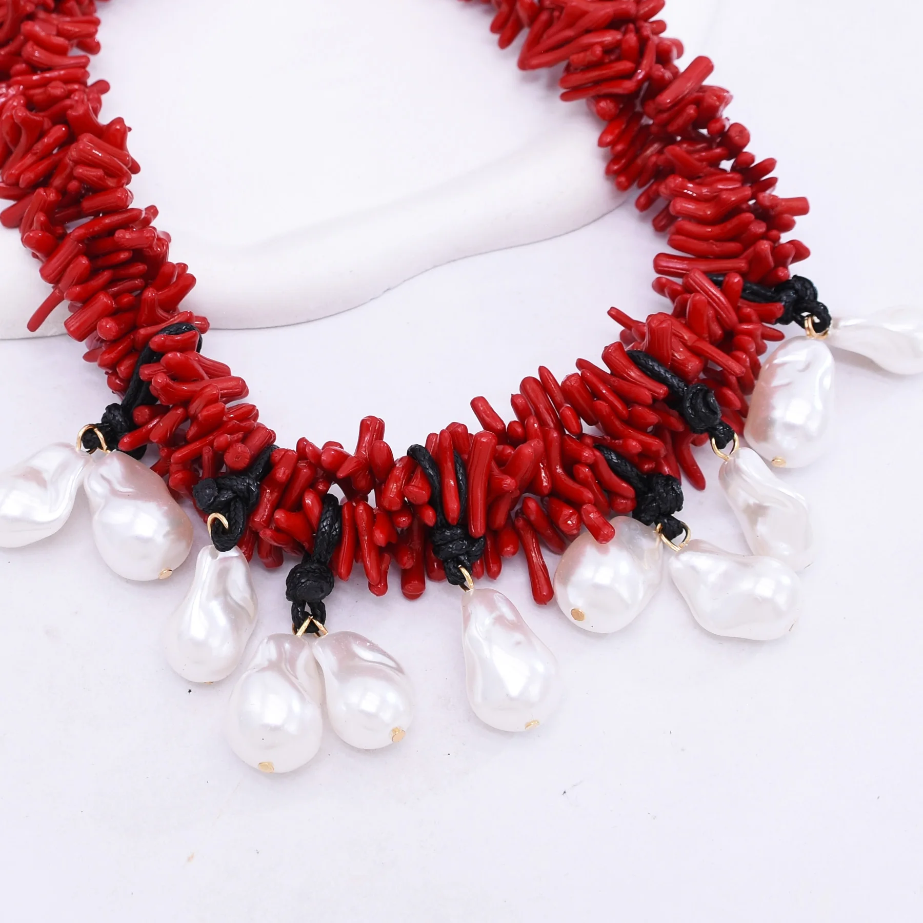 موضة المرجان الأحمر تقليد الباروك اللؤلؤ قلادة قلادة للنساء متعدد الطبقات سلسلة البوهيمي اليدوية مجوهرات الإكسسوار #4