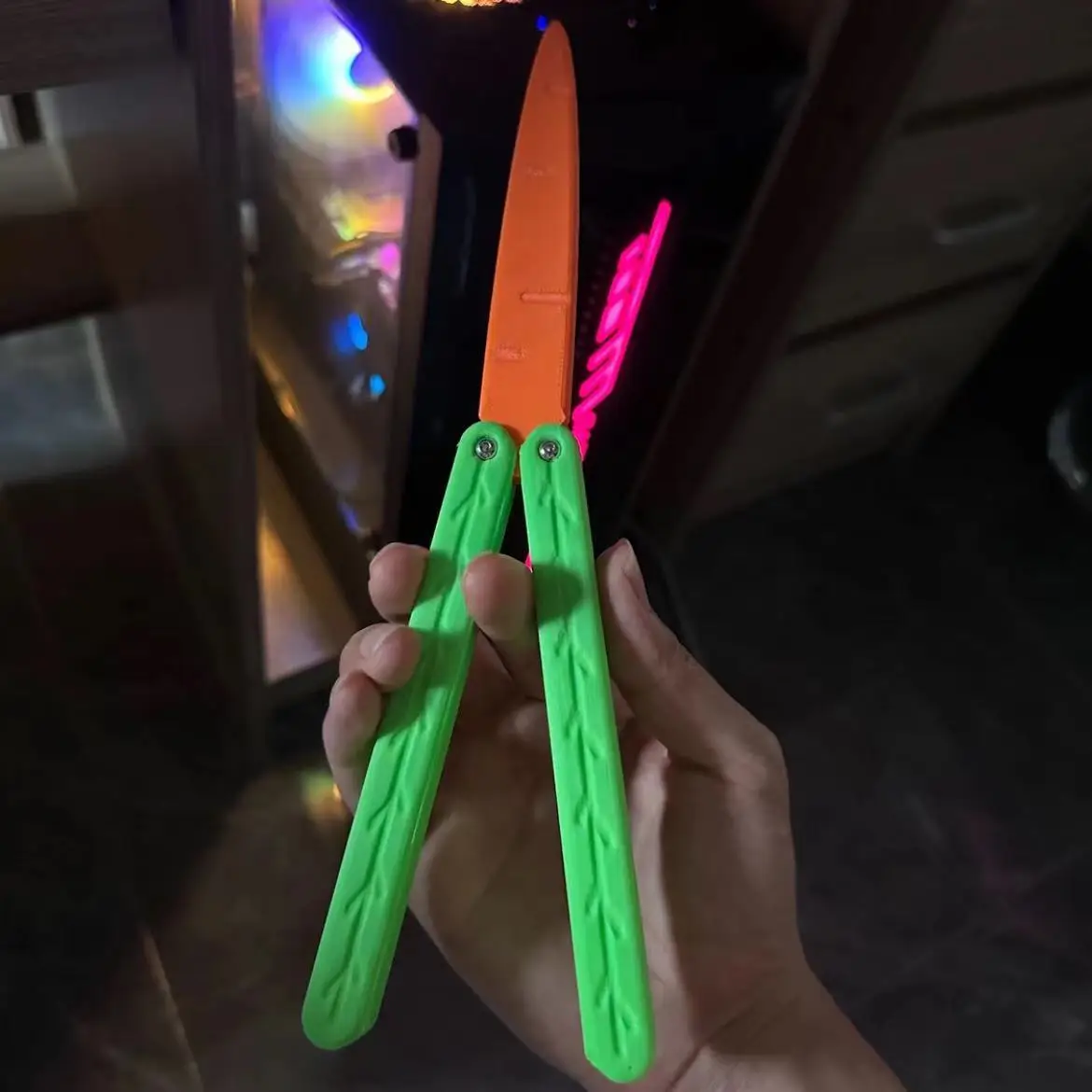 Butterfly Radish Knife Model Boyfriend\'s New Toy Stupid and Adolescent Little Toy Netizens Folding Butterfly Radish Knife