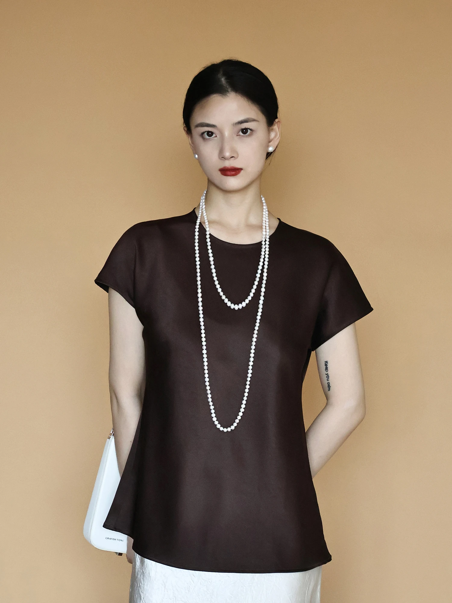 

Madeira 25SS Men's Casual ort Sve T-irt iny Versatile Summer New Sle Stand Fit round Ne Cool Feeling Thin Model