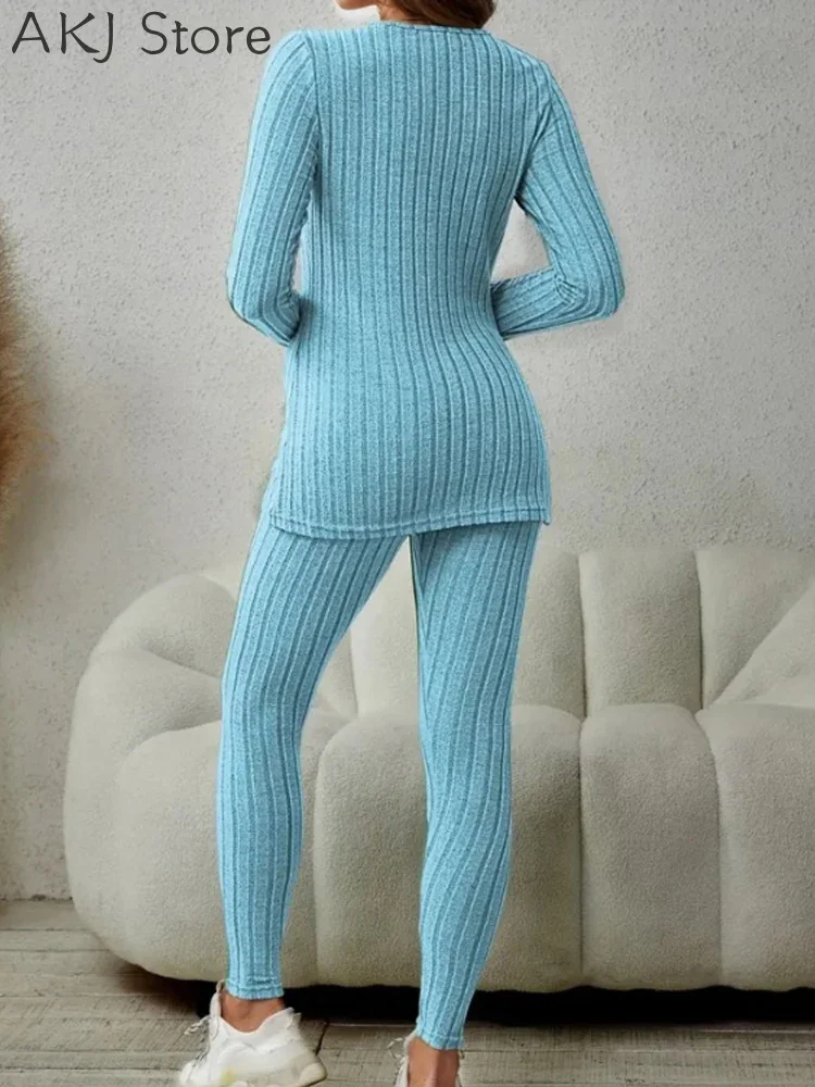 

Женский комплект из 2 предметов: элегантный топ в рубчик с v-образным вырезом и длинными рукавами с разрезом по бокам и повседневные комплекты узких брюк