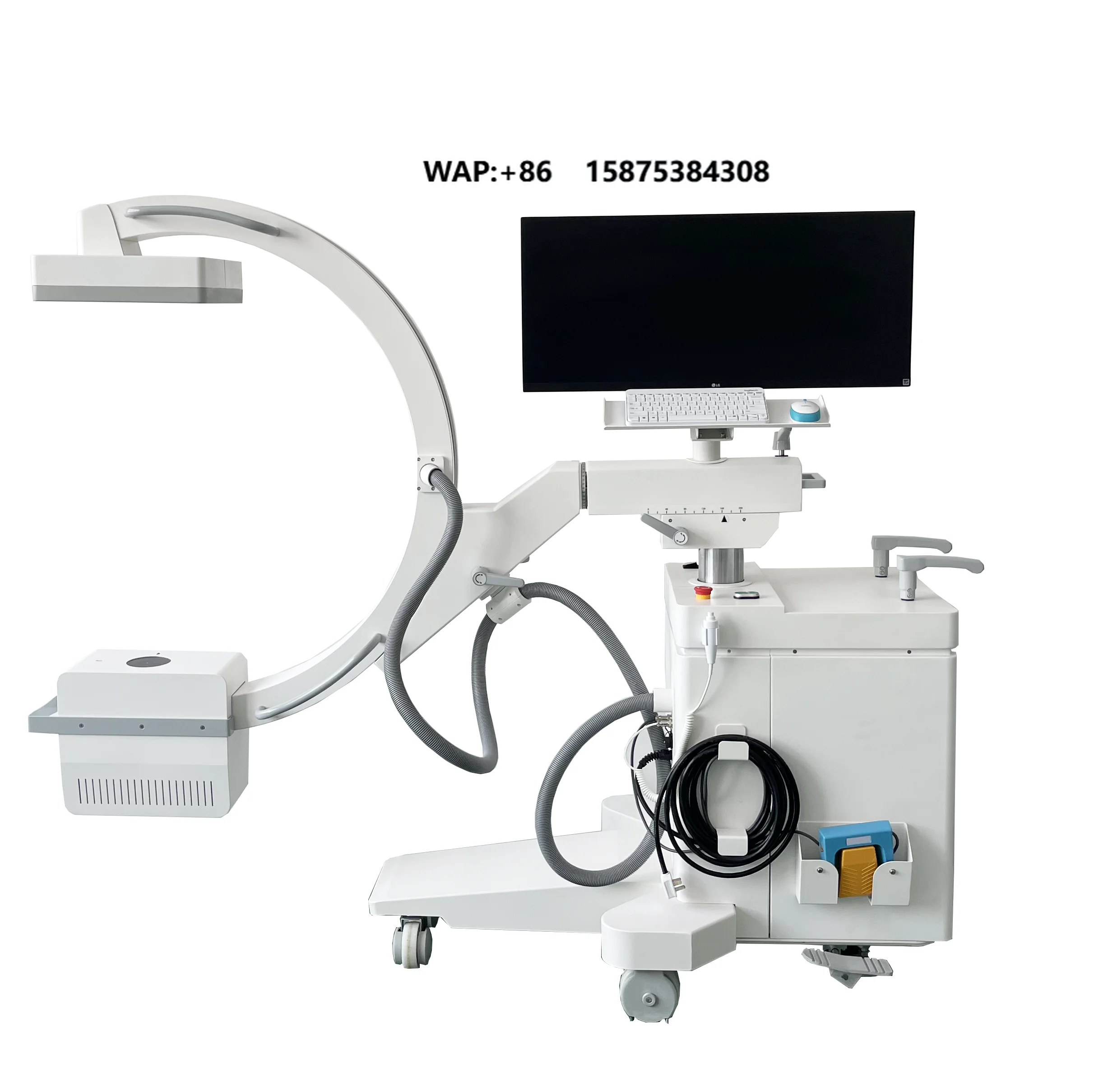 Máquina de rayos X digital portátil de con detector de panel tipo laptop, brazo en C y pantalla móvil para uso veterinario.