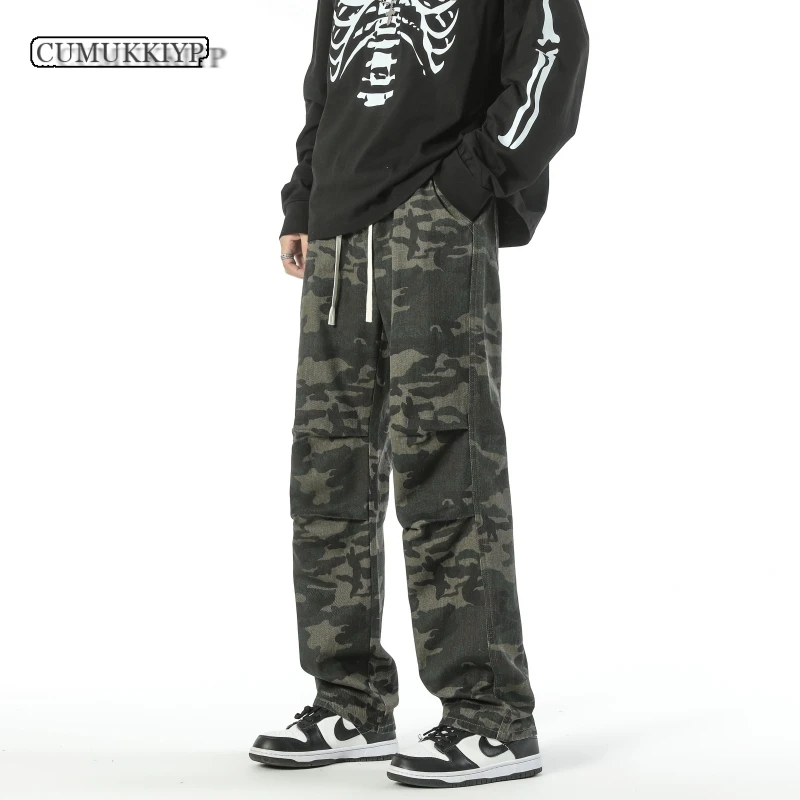 2023 Fall/winter Runway Trend: Men\'s Drawstring Parachute Camo Jeans with Stylish Straight Fit Camouflage