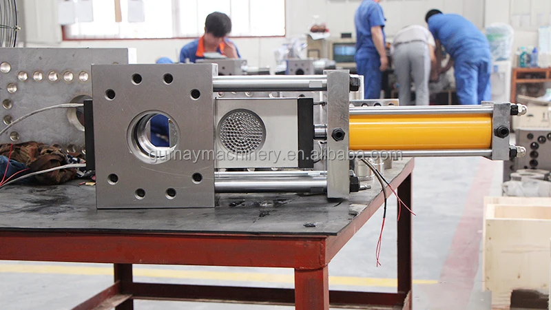 Two-station veneer quick-change screen changer for high-efficiency plastic extrusion