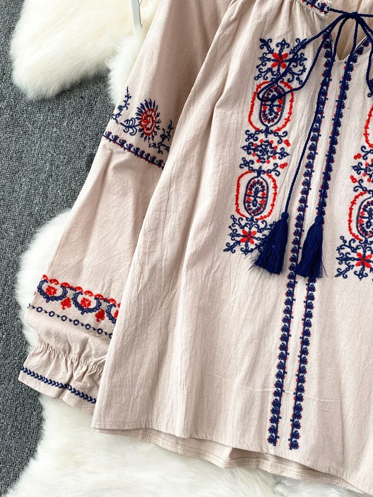 Spring Ethnic Style Retro Heavy Industry Totem Embroidery Tassel Lace Round Neck Puff Sleeve Top Trendy Women Blouse D1590