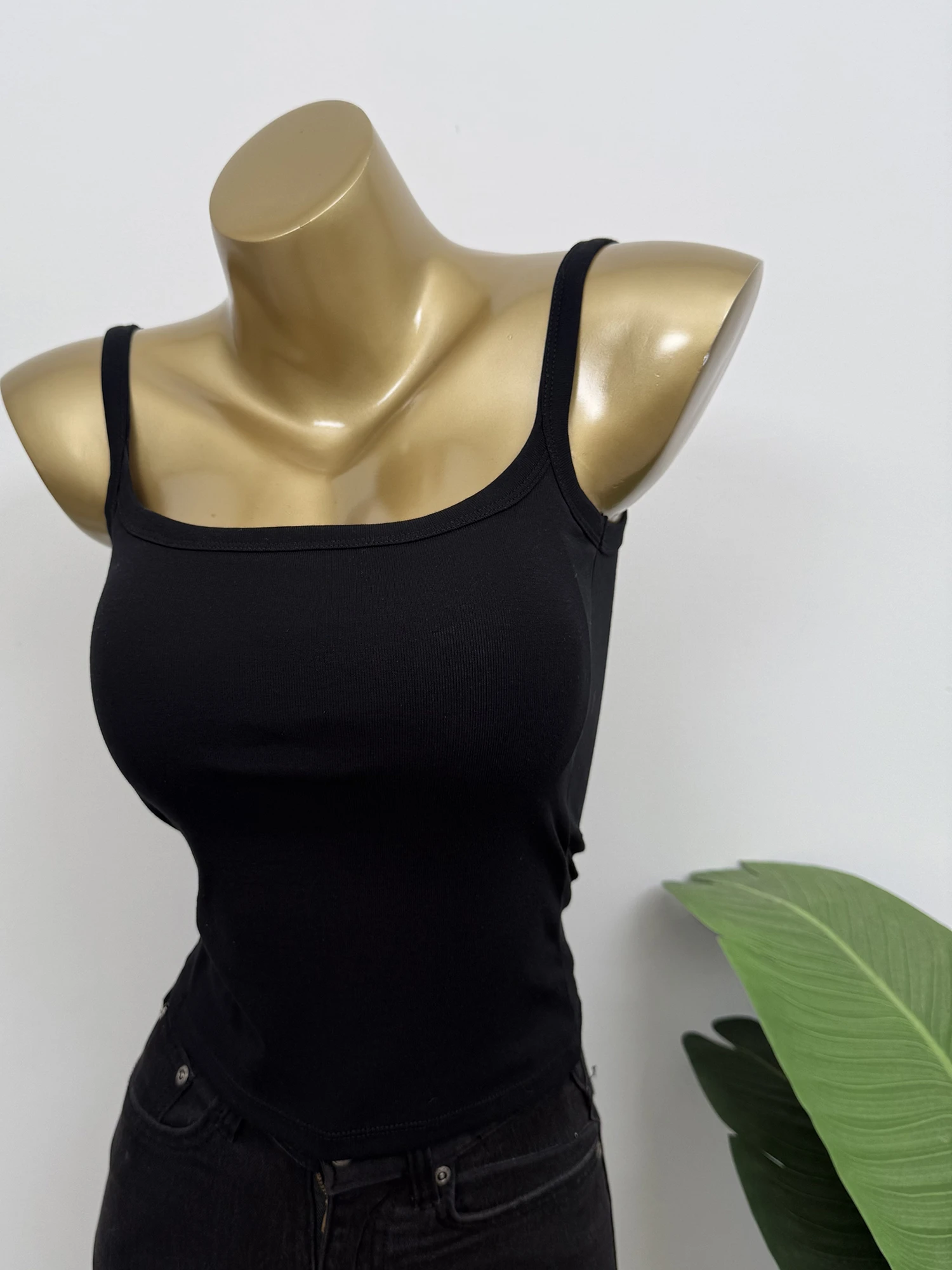 

Skin-Friendly U-Ne Csole Tank Top Women's Svel Vest with Chest Pad Sexy Slimming Inner Wear ort Sle Commute