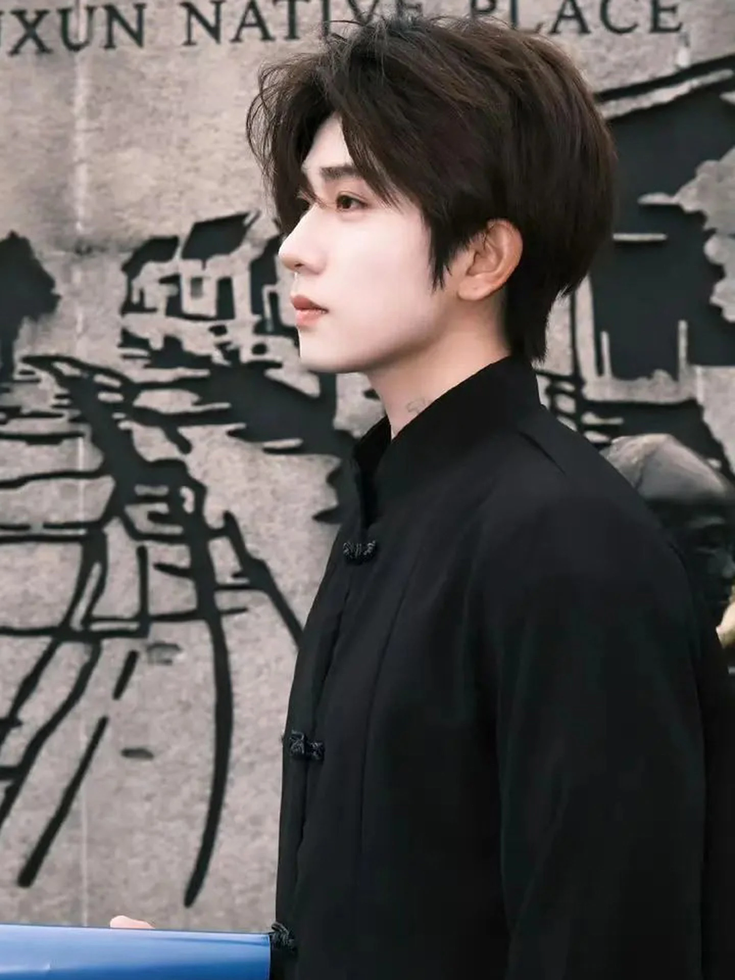 

Новый китайский мужской костюм-джат с воротником на пуговицах для помолвки, осенняя молодежная модная повседневная верхняя одежда со стойкой