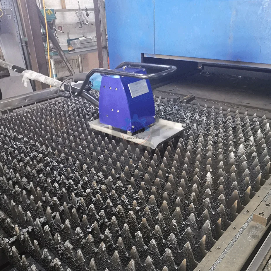 Laser cutting machine sword gate slag removal machine automatic waste slag cleaning machine plasma cutting slag removal machine