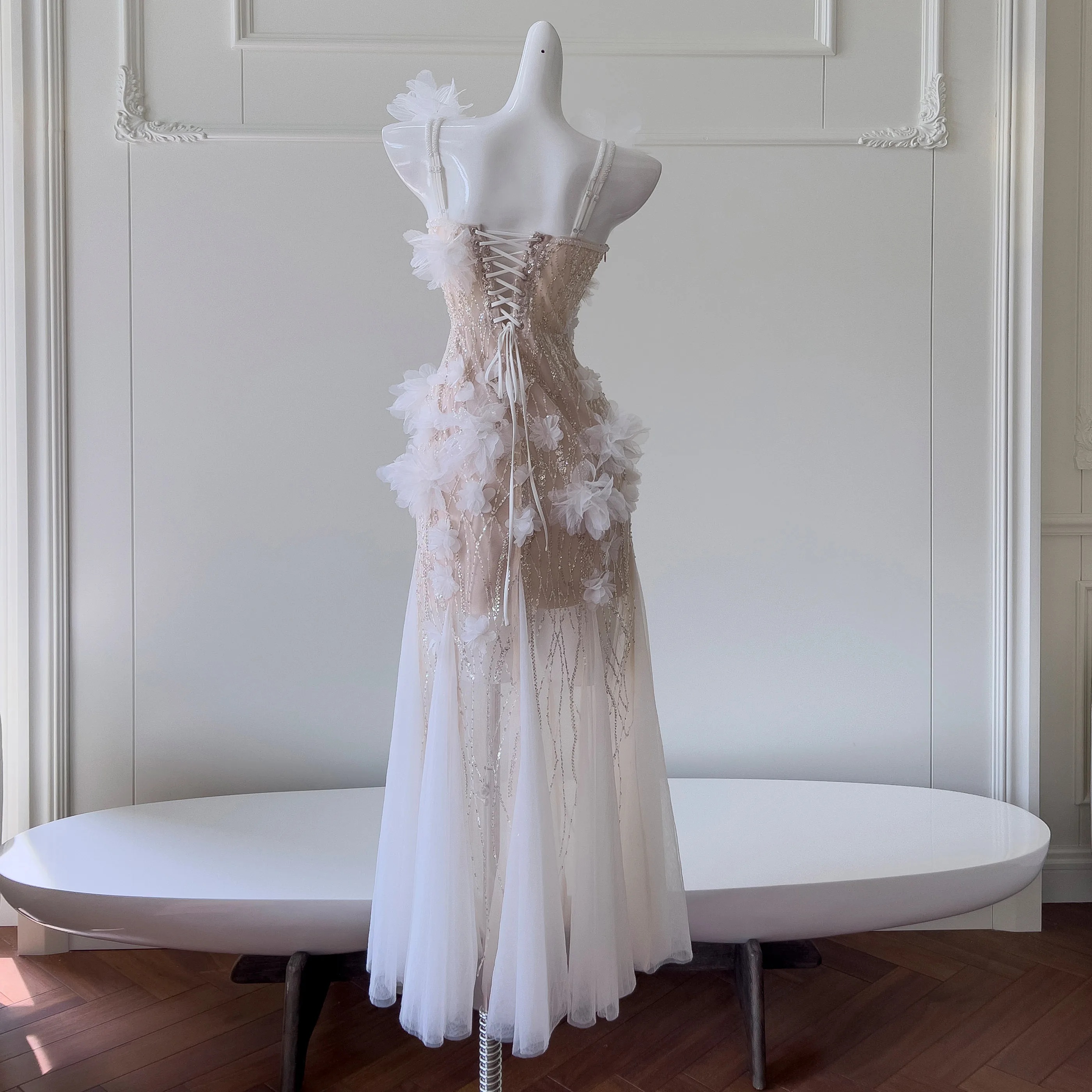 Elegant สีขาวยาวชุดแต่งงานสําหรับผู้หญิงพรหมชุดดอกไม้ชุดราตรี