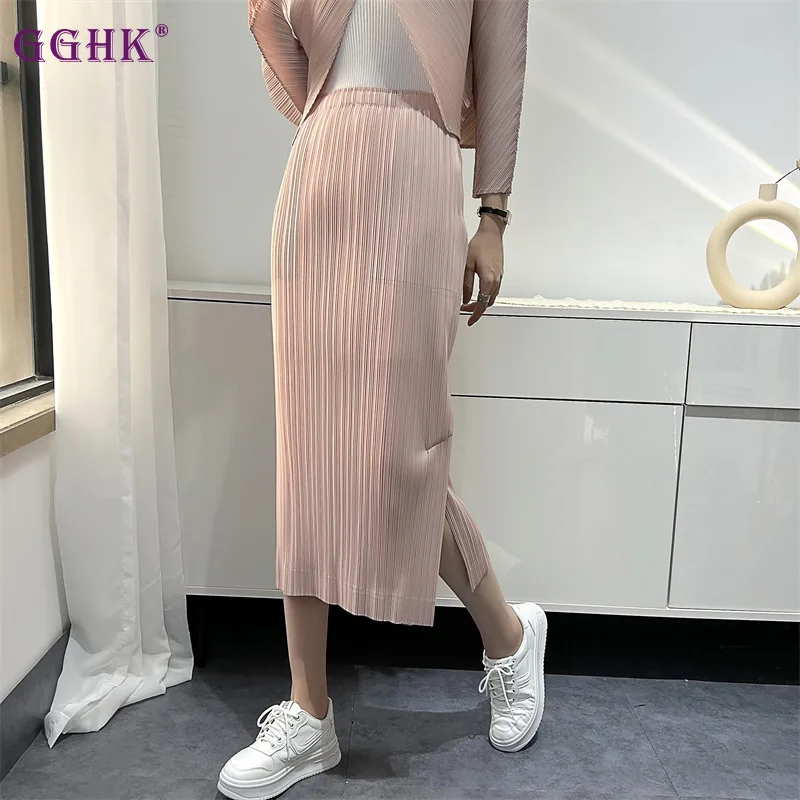 

GGHK High-quality Pleated Half-body Skirt 2023 New Side Open Fork High Waist Thin Age Reduction In The Long Pleated Half-skirt