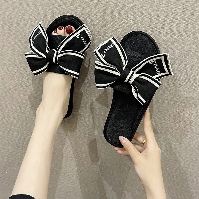 2024 Spring/Summer Silk Slippers New Korean Flat Flat Home Shoes Breathable and Lightweight Cool Slippers for Women