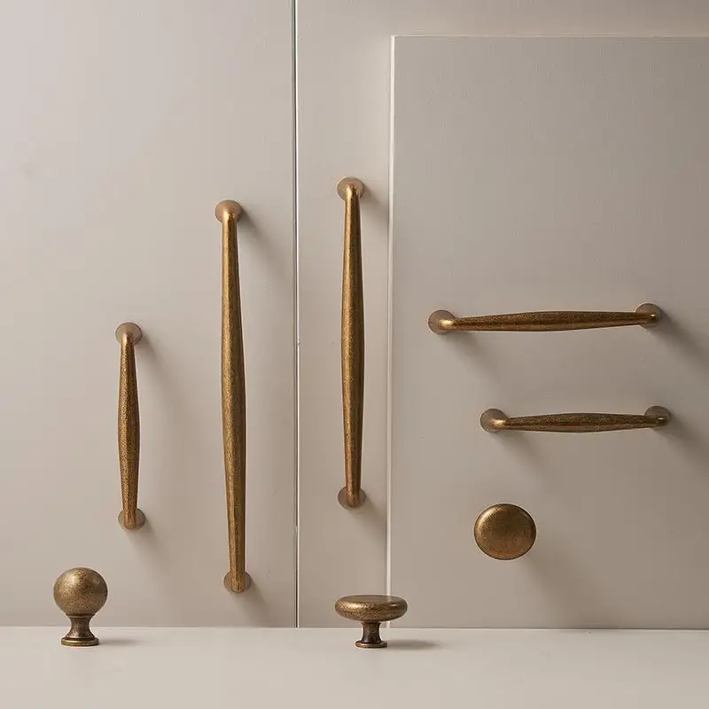 Antique Bronze Wardrobe Door Pull Handle Solid Zinc Alloy Kitchen Cabinet Knob Vintage Single-Hole Drawer Knob Furniture Handles