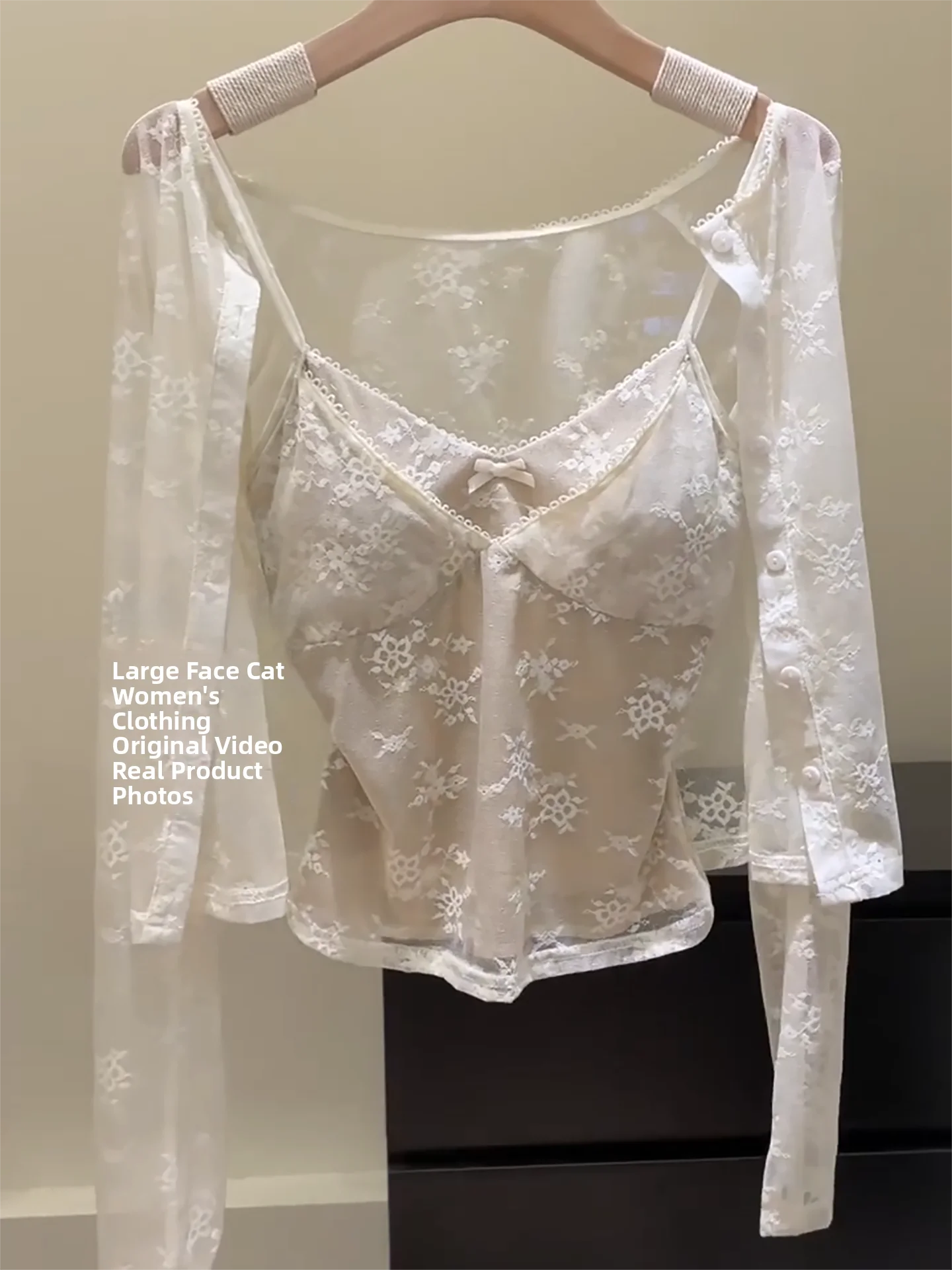 

Sexy Lace Set Women's Summer V-neck Strap Top High Waist Short Pants Two-piece Suite Fashion Sensation Lace Outfit for Ladies