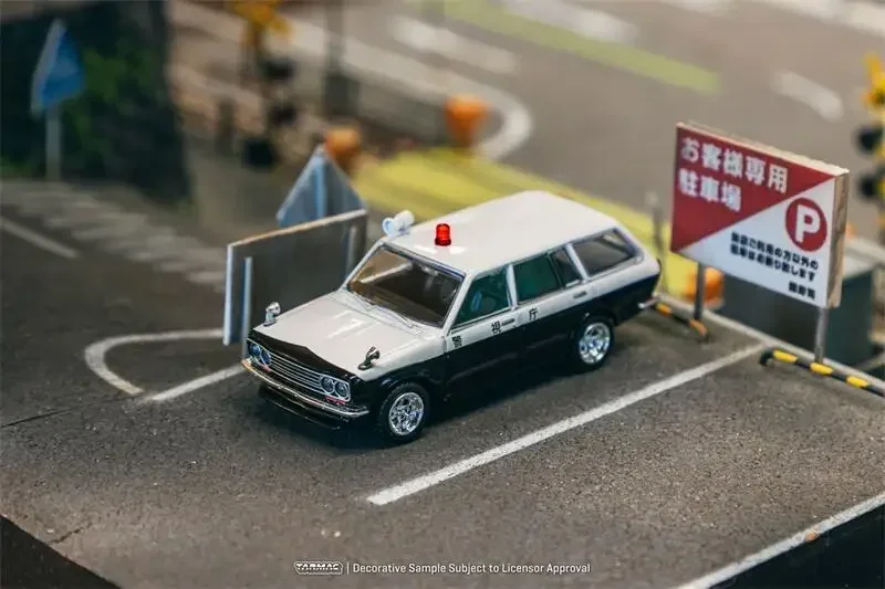 Tarmac Work 1:64 Datsun Bluebird 510 Wagon Japan Police Car Diecast Model Car