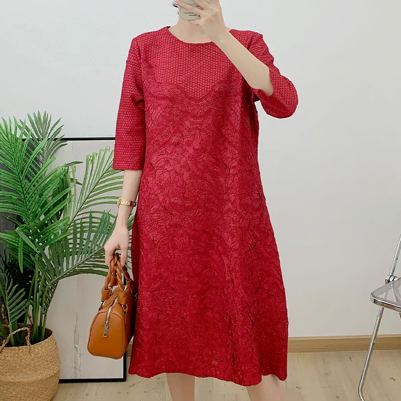 

Pleated loose large size explosive dress women's 2023 autumn new embroidered foreign heavy industry embossed long dress