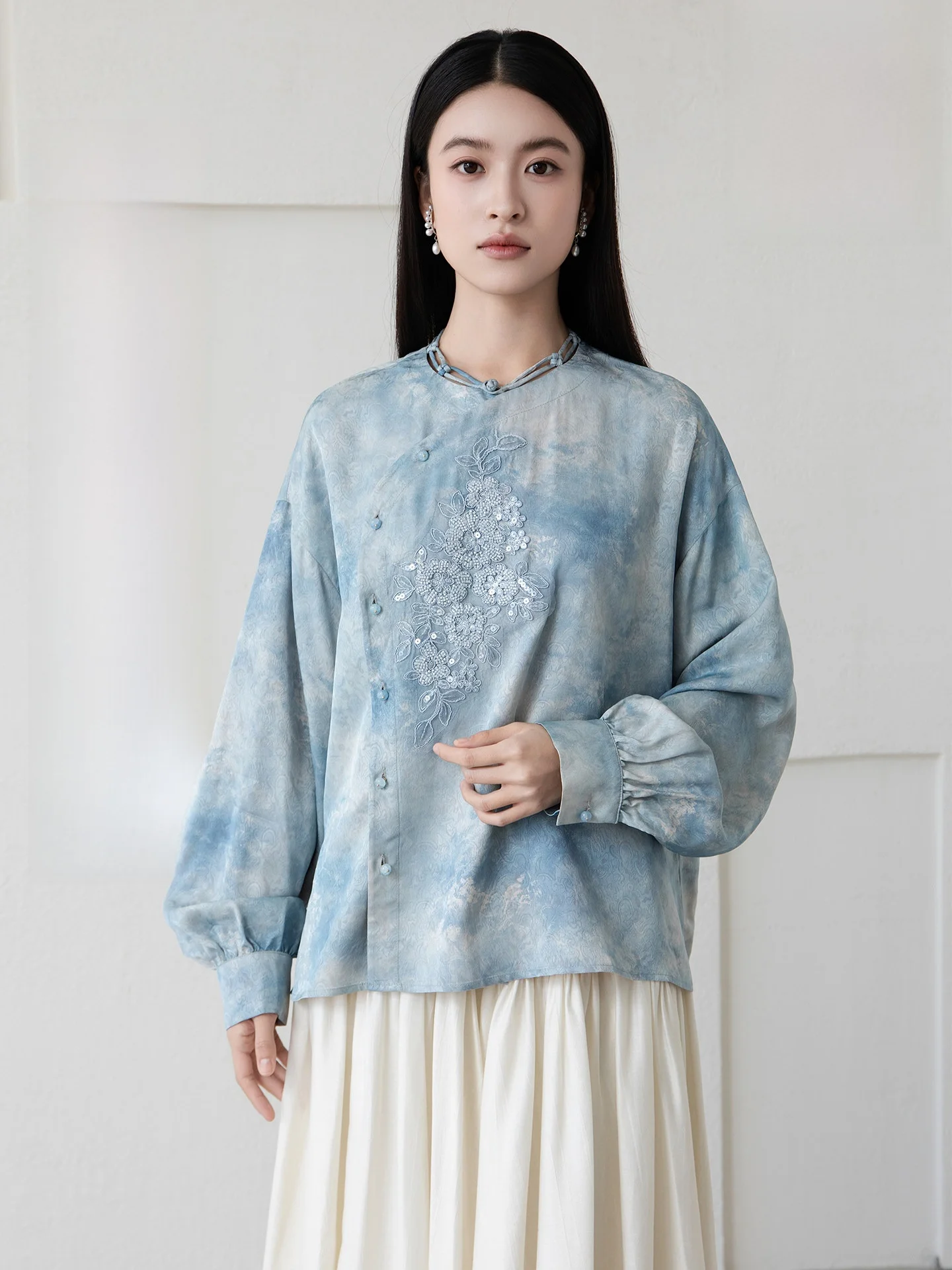 

Handwoven adient Dyed Embroidered irt New Chinese Sle Loose Fit Long Sve Women's Casual Faion Spring Collection