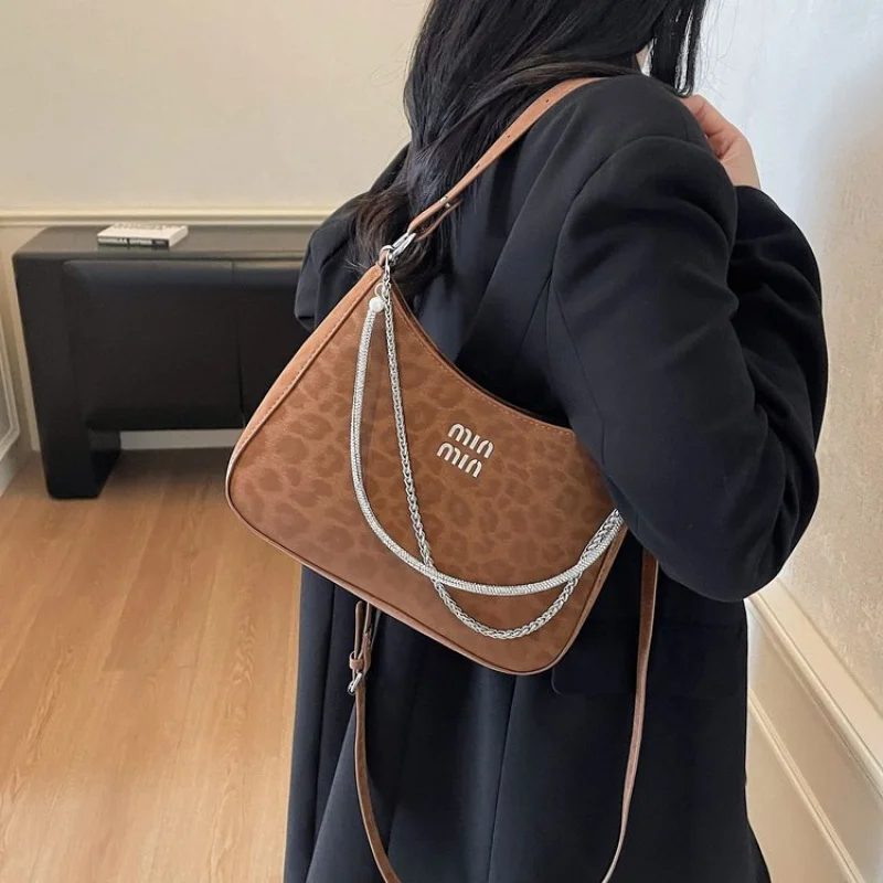 

Ladies Shoulder Bag Made Of Leather Boasting High-End Quality And Classic Paris Vintage Elegant Look​