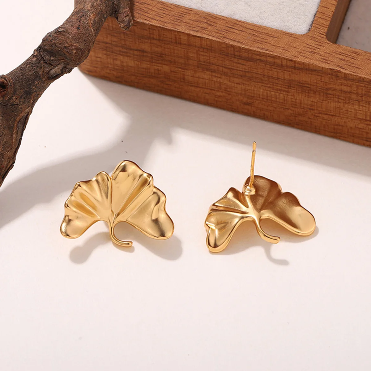 أقراط أنيقة على شكل أوراق الجنكة بيلوبا - تصميم عتيق مطلي بالذهب عيار 18 قيراط عنصر طبيعي لعيد الميلاد اليومي وعطلة الأذن #2