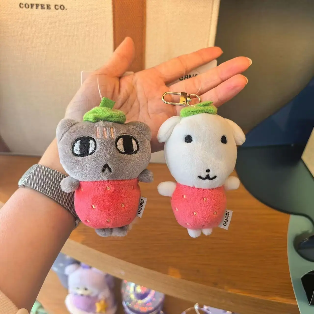 Ganadi white puppy series plush toy keychain kawaii ganadi Gongryongi dog kitten Stuffed doll fashion creative backpack pendan