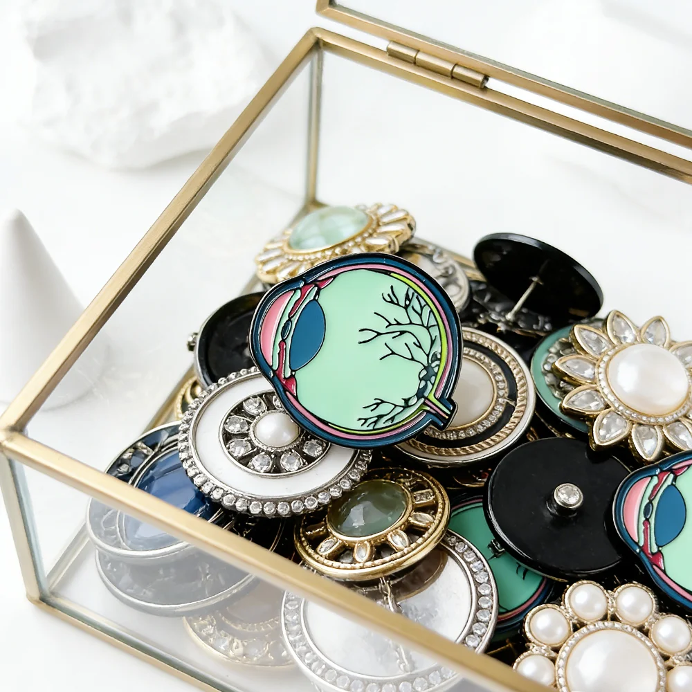 DCARZZ Colorful Eyeball Enamel Brooch Pin Medical Ophthalmology Jewelry Eye Badge for Doctor Nurse Accessories Gifts