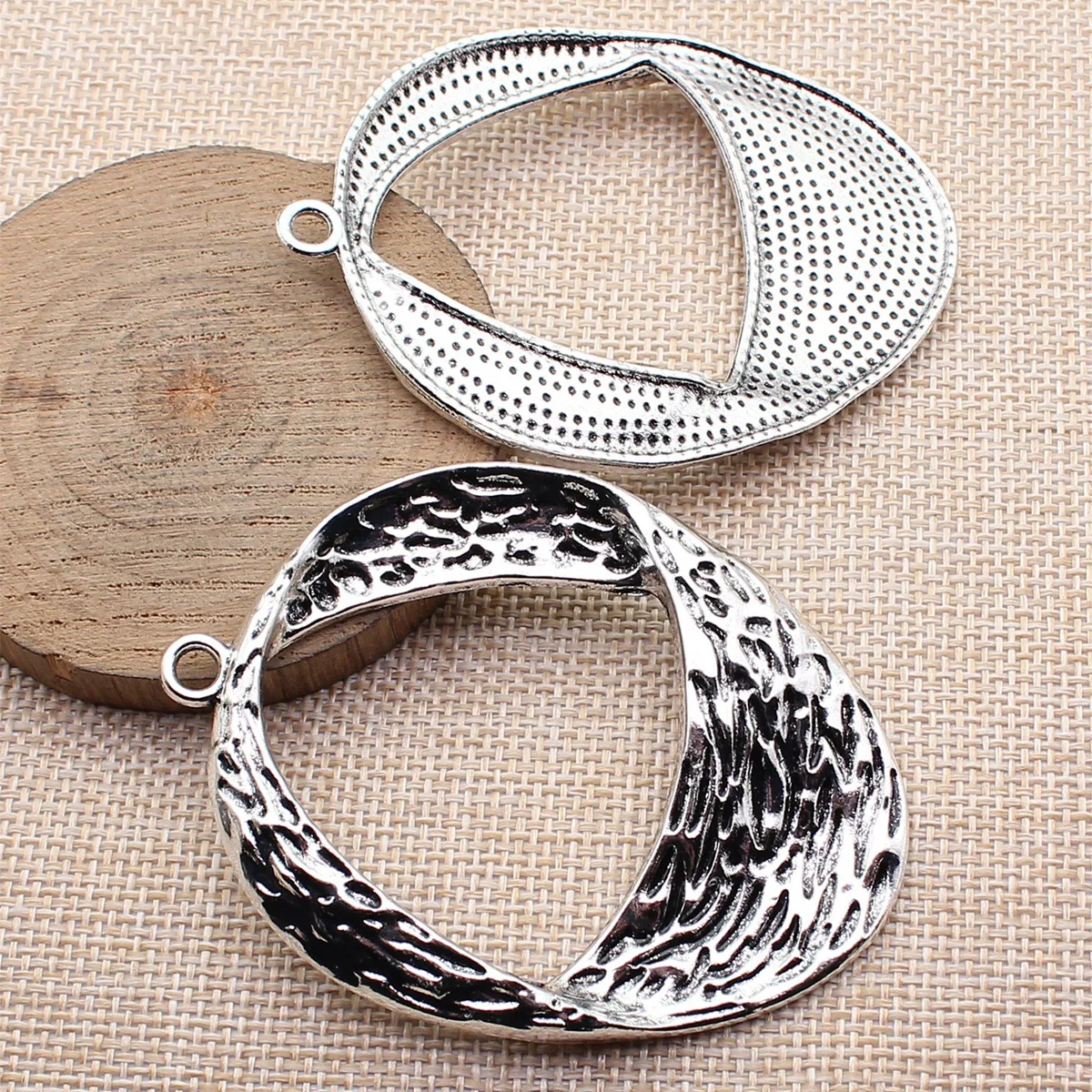 

2 шт. 75x57 мм (2,95x2,24 дюйма) подвески нестандартной геометрической формы с текстурой под старинное серебро, аксессуары для изготовления украшений своими руками