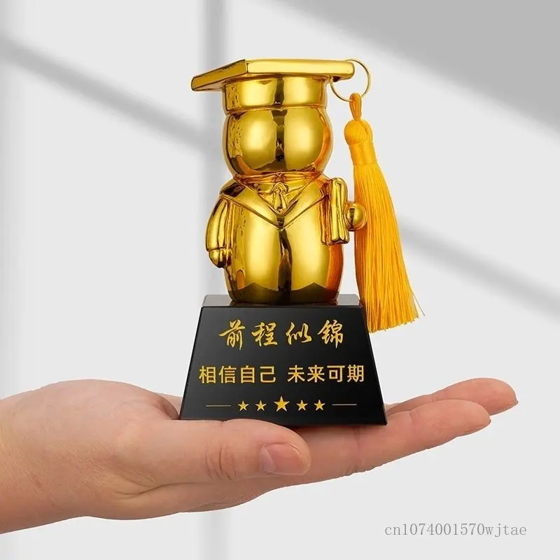 

Creative School Season of graduation Award Souvenir Trophy Resin Craft Gift Customized Home Decor Crystal Trophy for Children