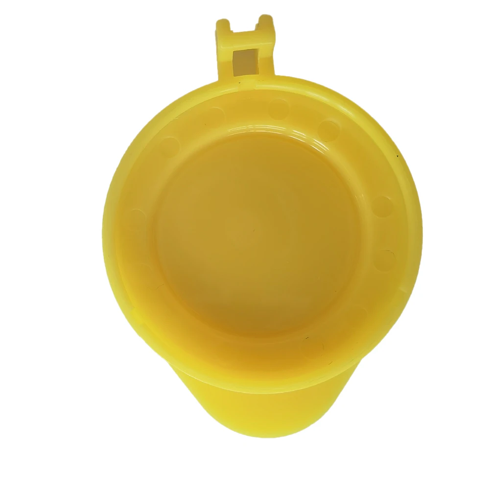 Cap ​Washer Reservoir 2008-2011 2013 8L8Z-17632-A Yellow Components Part Number：8L8Z-17632-A Plastic Plug-and-play