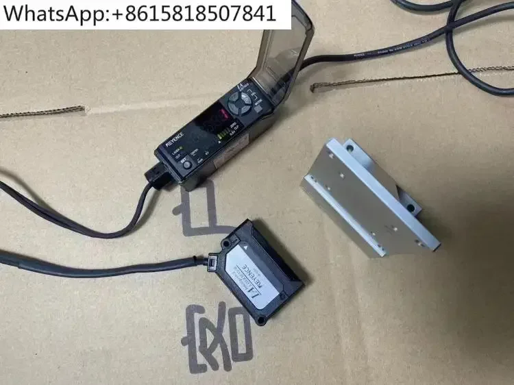IA-030 Non-contact laser displacement sensor with 2 micron resolution and a range of 25mm