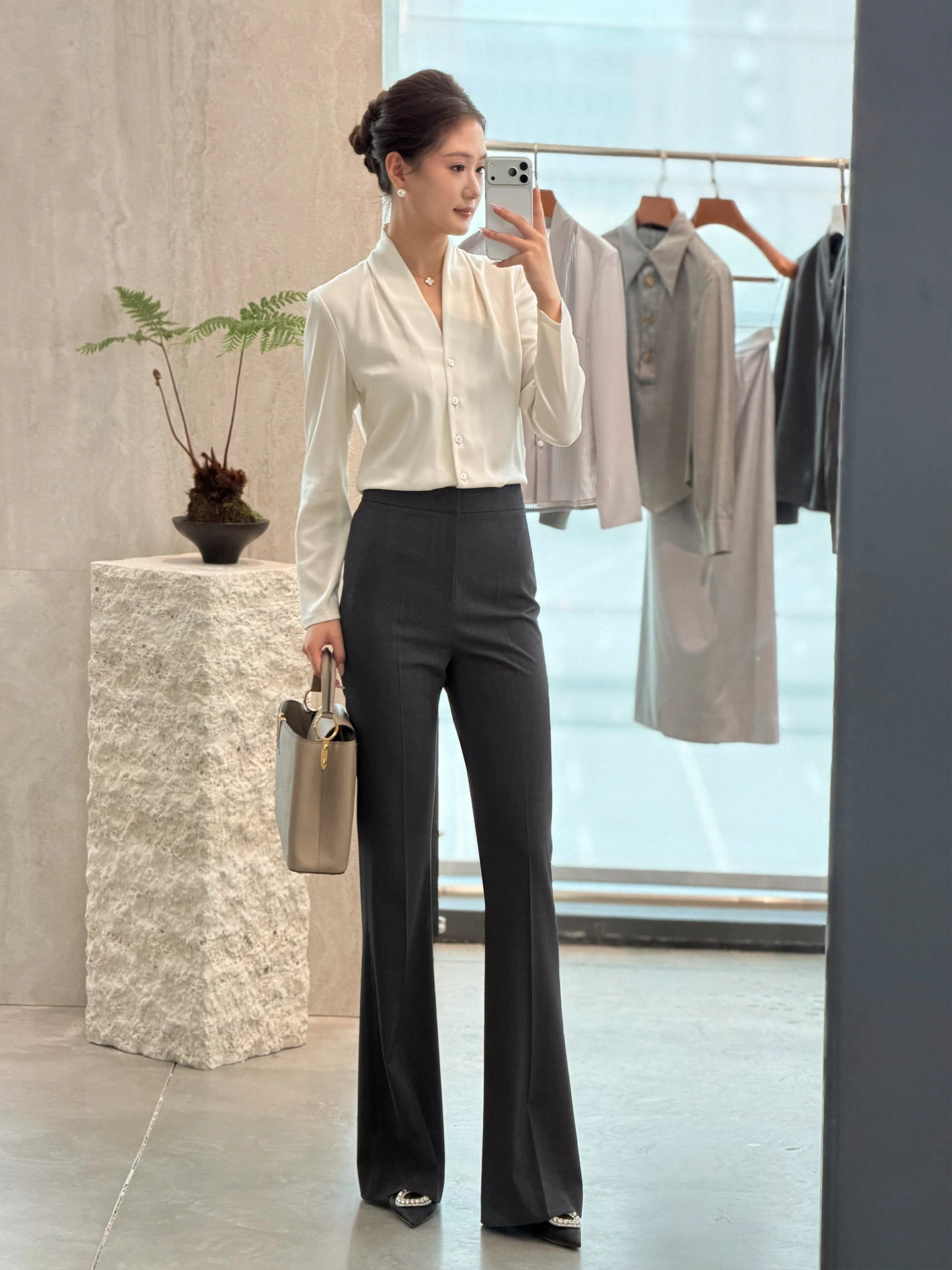 

Женские брюки с высокой талией, утягивающие, серые в клетку, для офиса, весна 2026, новая модная коллекция, деловой костюмный крой